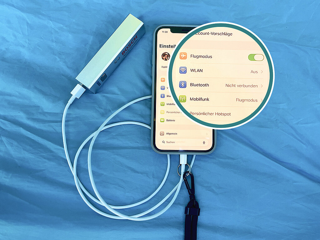 Festival Gadgets Smartphone im Flugmodus laden um Akku zu sparen