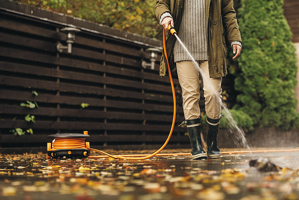 Herbstlaub entfernen