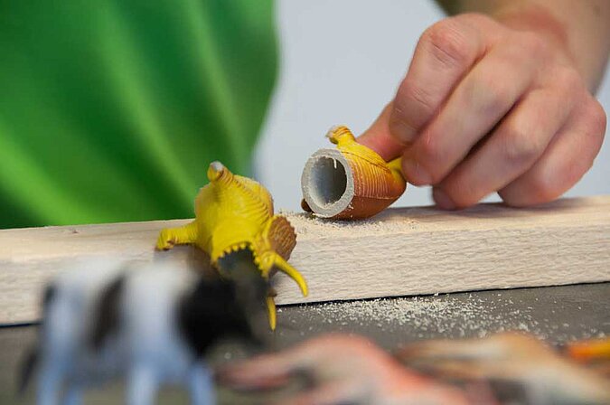 DIY Handtuchhaken: durchgesägte Tiere 