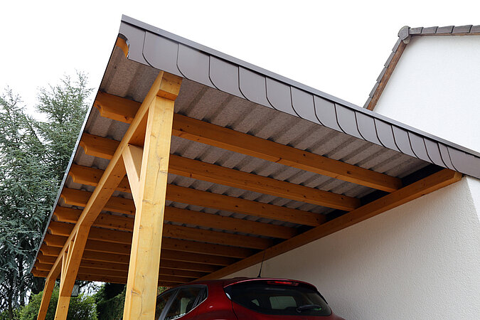 Anlehncarport befestigen