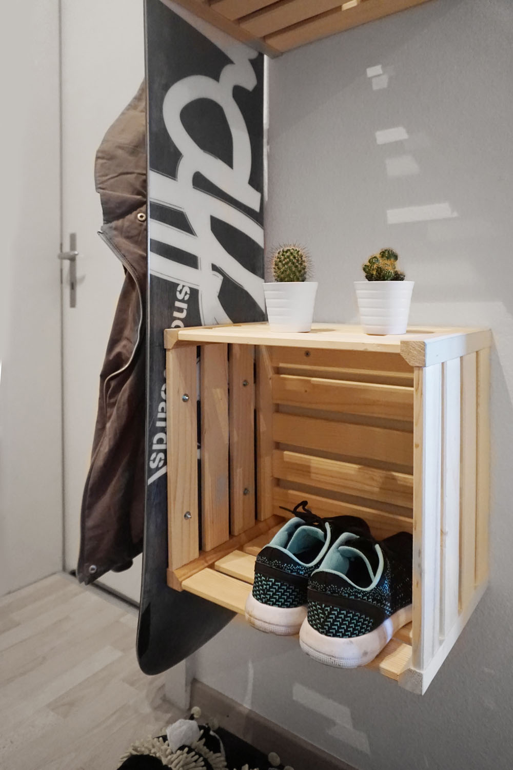 DIY Snowboard-Garderobe für den Flur